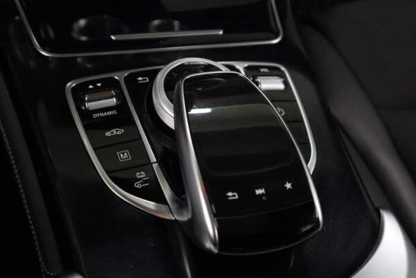 Mercedes-Benz GLC 350e – Image 22