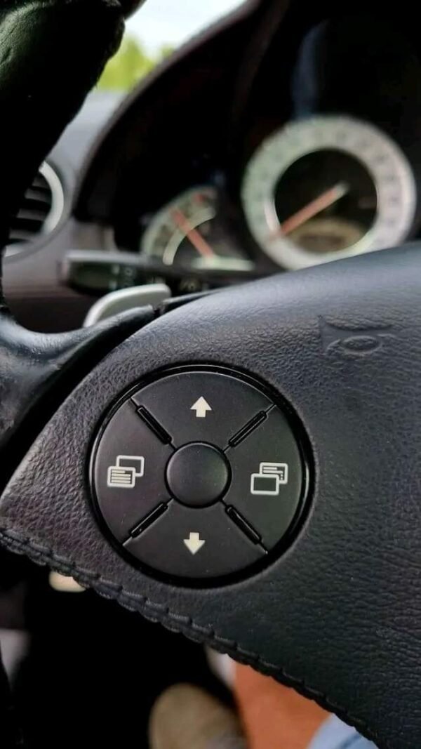 Mercedes-Benz SL 500 – Image 21