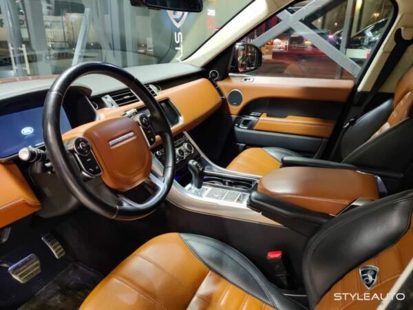 Range Rover Sport – Image 10
