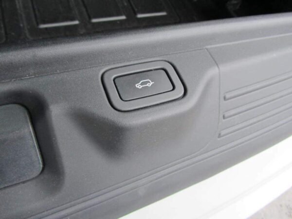 Range Rover – Image 6