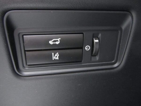 Range Rover – Image 14