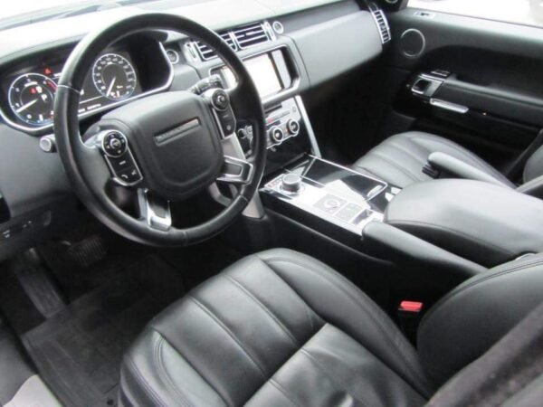 Range Rover – Image 19