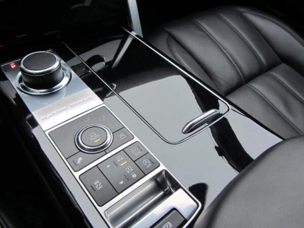 Range Rover – Image 23