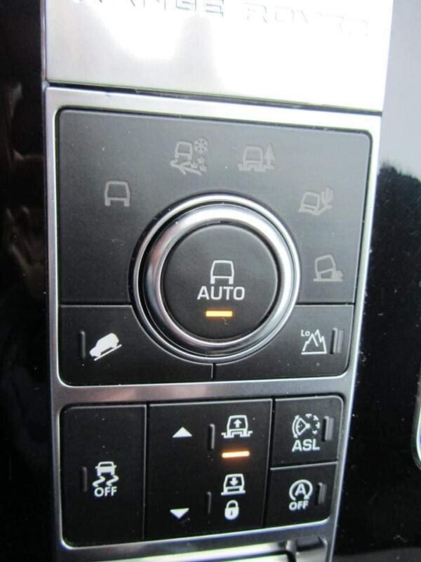 Range Rover – Image 25