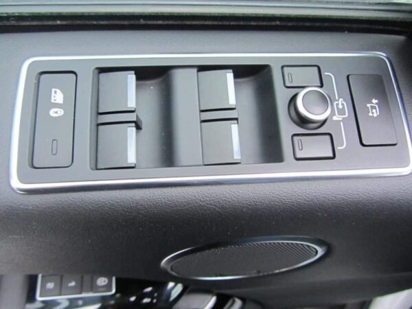 Range Rover – Image 33