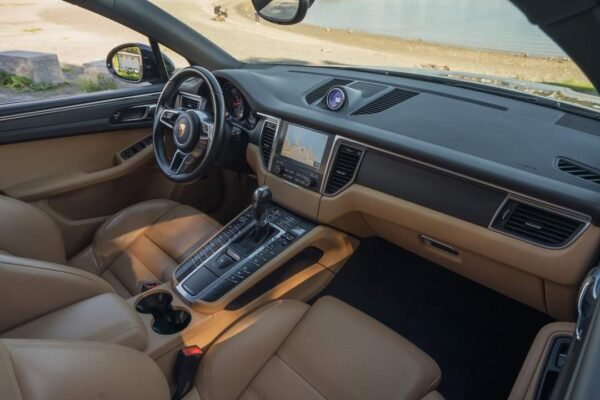 Porsche Macan – Image 22