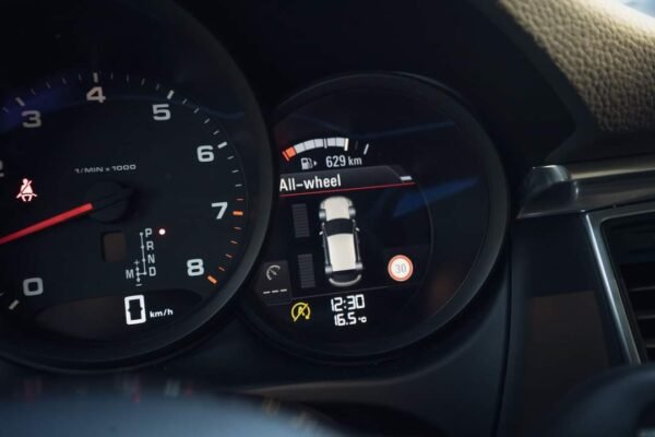 Porsche Macan – Image 25
