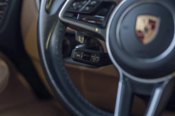 Porsche Macan – Image 30