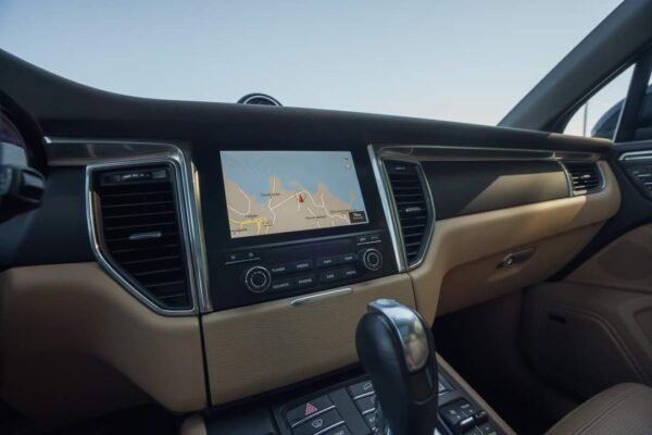 Porsche Macan – Image 28