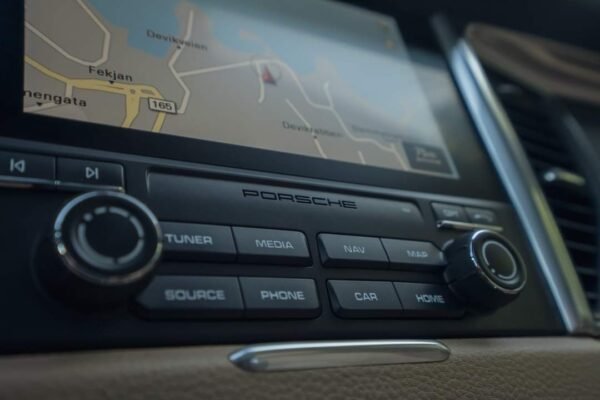 Porsche Macan – Image 36