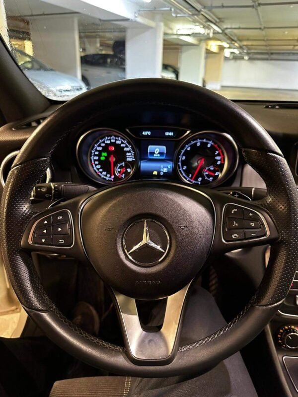 Mercedes-Benz CLA 180 – Image 12