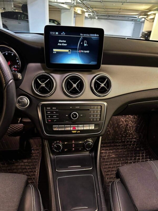 Mercedes-Benz CLA 180 – Image 11