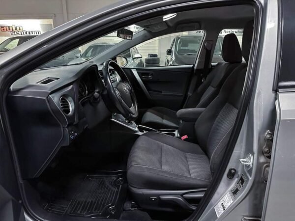 Toyota Auris – Image 8