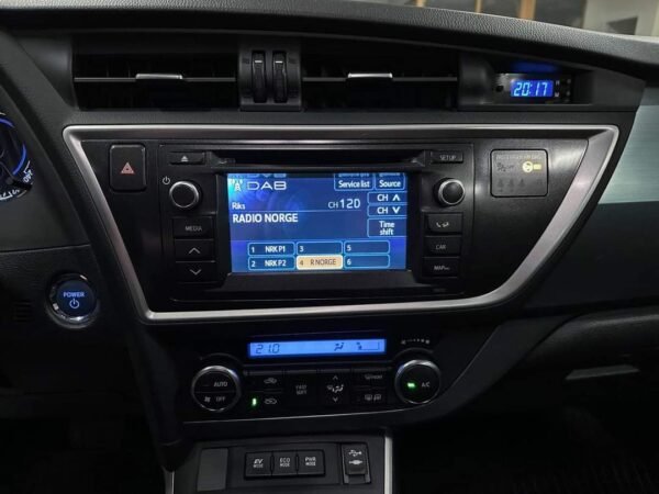 Toyota Auris – Image 11