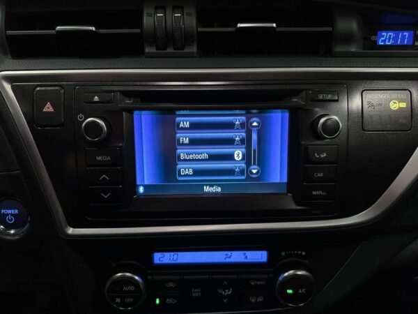 Toyota Auris – Image 17