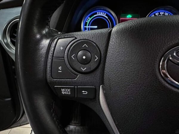 Toyota Auris – Image 18