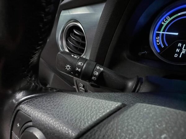 Toyota Auris – Image 25