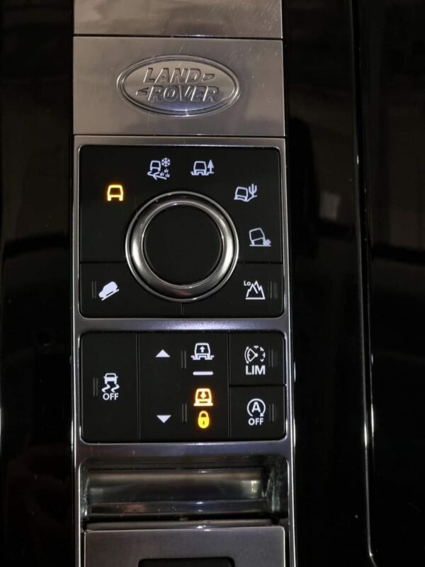 Land Rover Discovery – Image 8