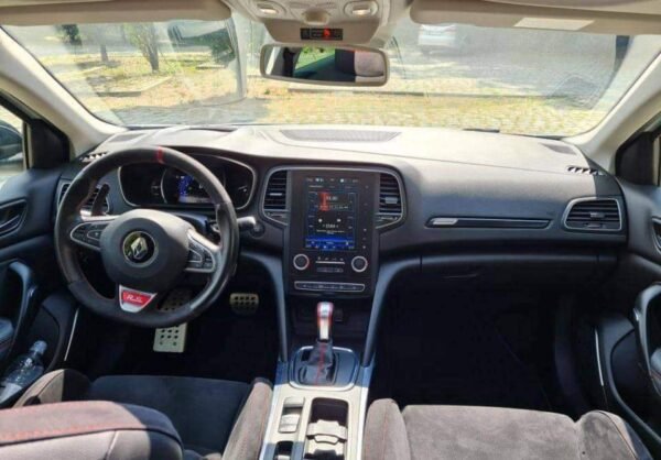 Renault Megane – Image 13