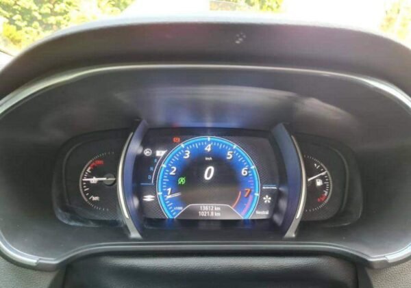 Renault Megane – Image 11