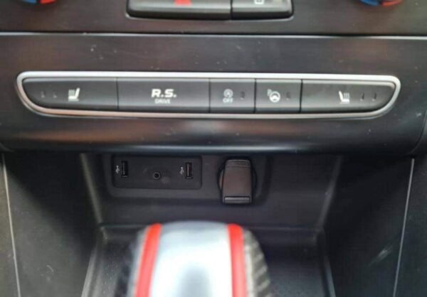 Renault Megane – Image 15