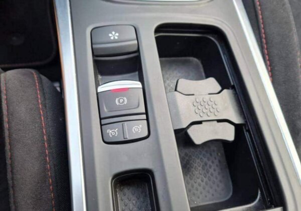 Renault Megane – Image 22