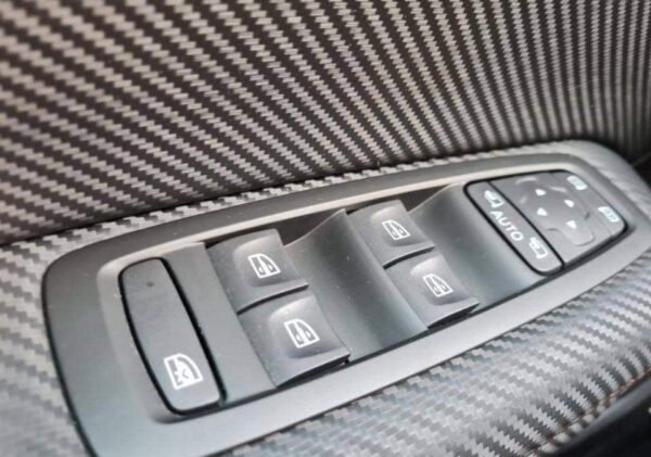 Renault Megane – Image 23