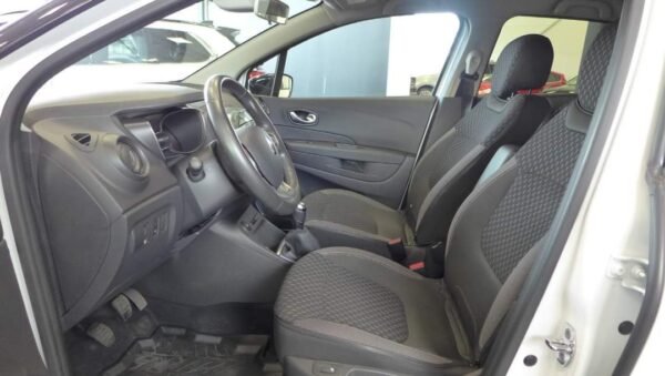 Renault Captur – Image 8
