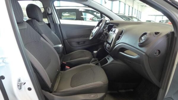 Renault Captur – Image 7