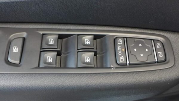 Renault Captur – Image 14