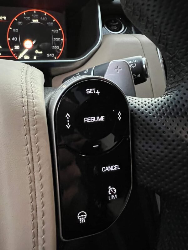 Range Rover Sport SVR – Image 20