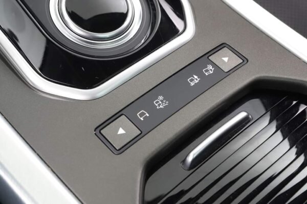 Land Rover Range Rover Evoque – Image 25