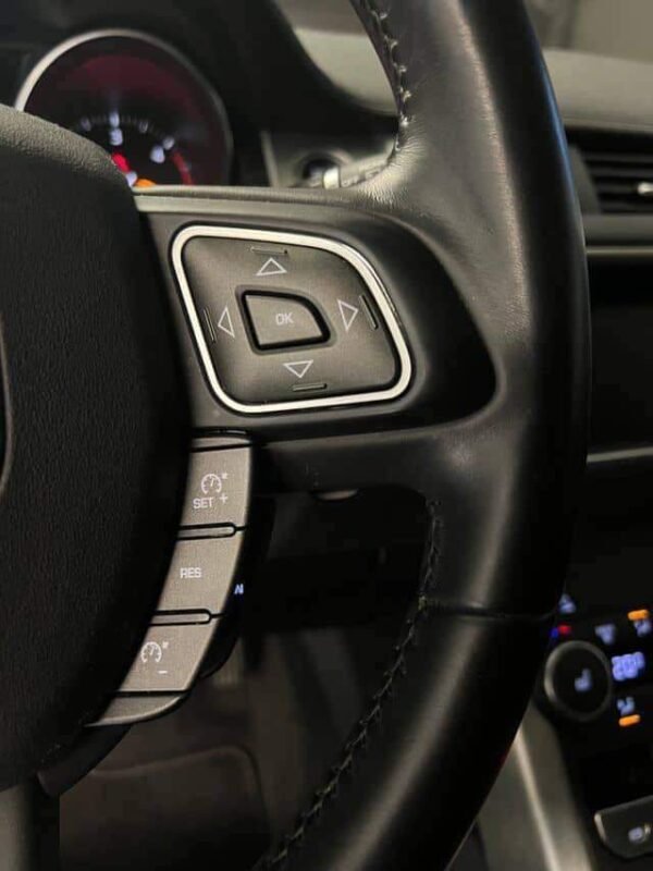 Land Rover Range Rover Evoque – Image 18