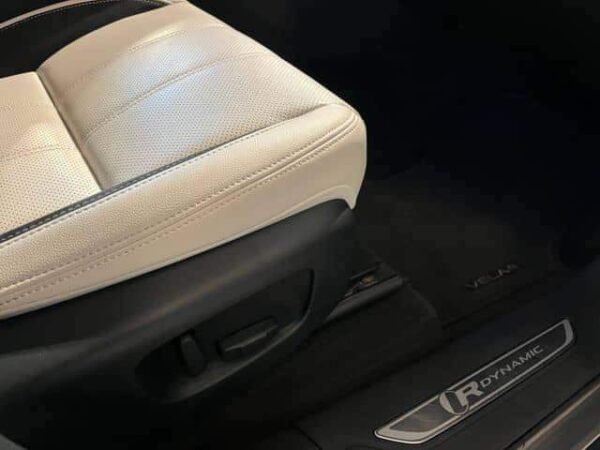 Range Rover Velar – Image 13