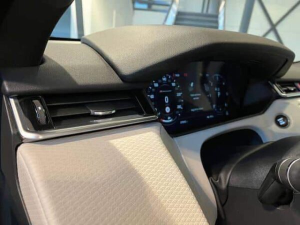 Range Rover Velar – Image 27