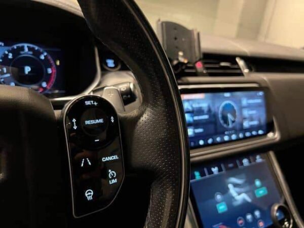 Range Rover Sport – Image 16