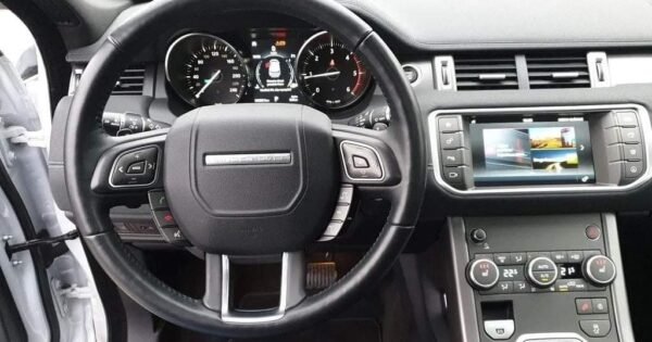Range Rover Evoque  – Image 19