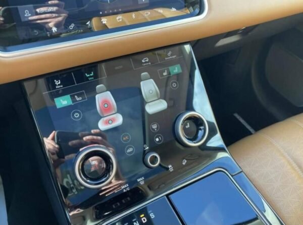 Land Rover Range Rover Velar Panorama HeadUp – Image 15