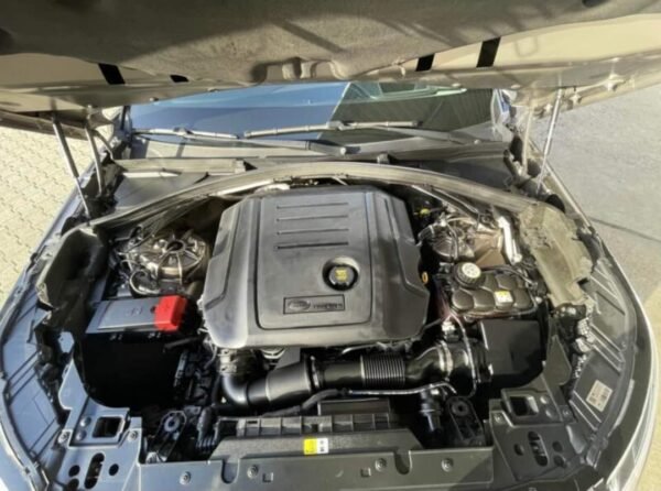 Land Rover Range Rover Velar Panorama HeadUp – Image 18