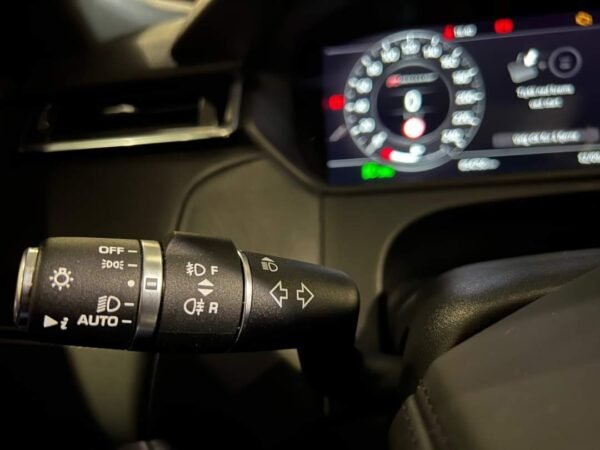 Range Rover Velar – Image 22