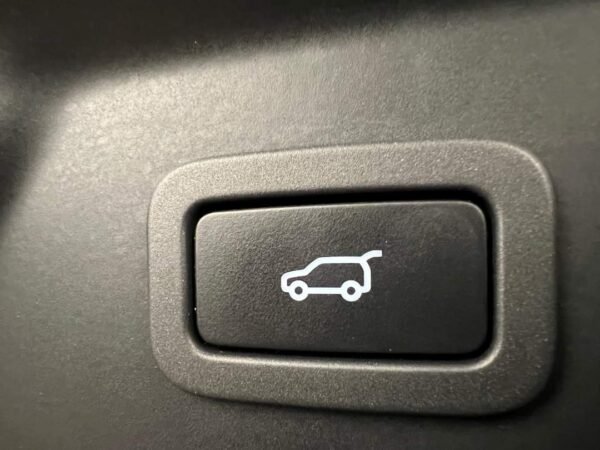 Range Rover Velar – Image 30