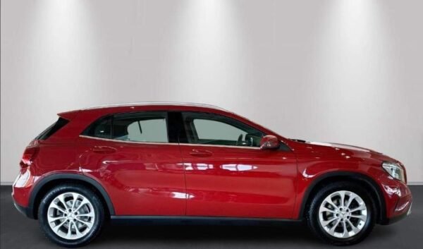 Mercedes-Benz GLA 200 CDI aut Urban – Image 4