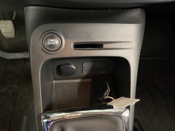 Renault Captur TCe 90 – Image 28