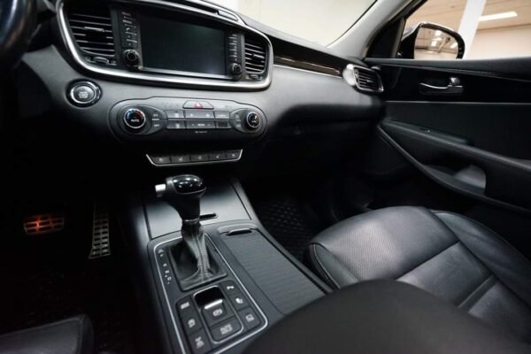 Kia Sorento – Image 23