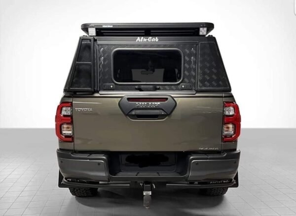 Toyota HiLux – Image 7