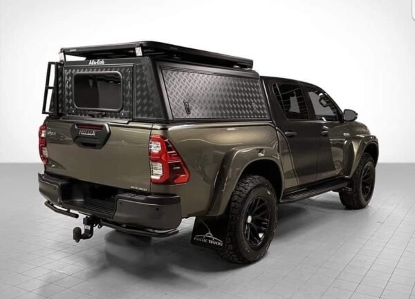 Toyota HiLux – Image 8