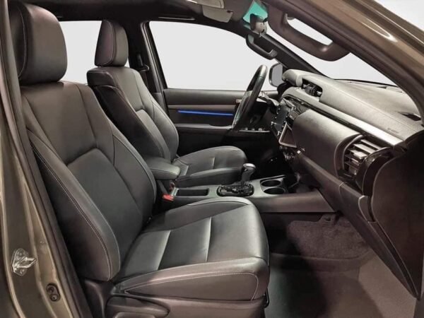 Toyota HiLux – Image 18