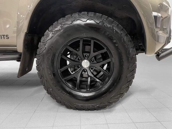 Toyota HiLux – Image 22