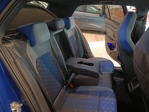 Volkswagen Golf 2.0 TSI R DSG 4Motion – Image 15