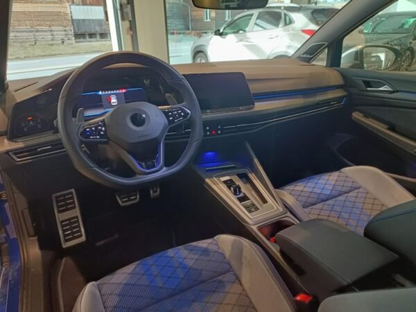 Volkswagen Golf 2.0 TSI R DSG 4Motion – Image 17